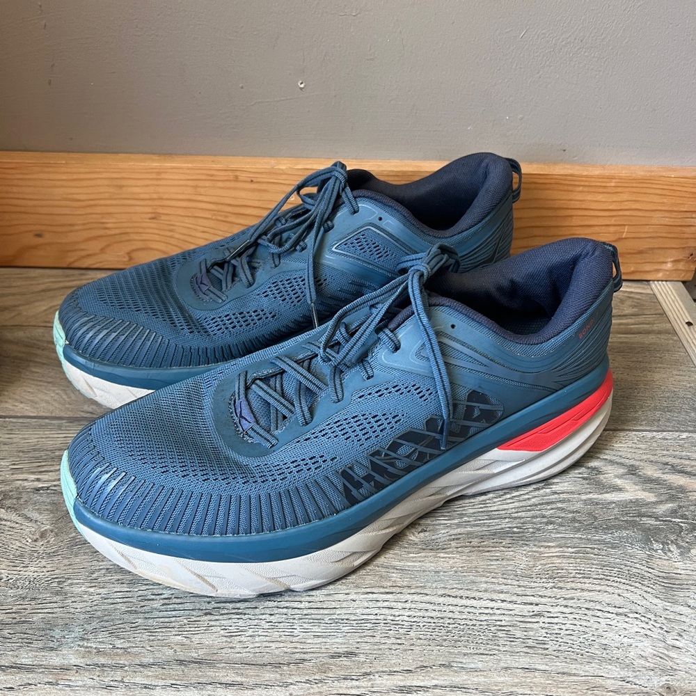Hoka Bondi 7 Navy with Coral Logo Insole